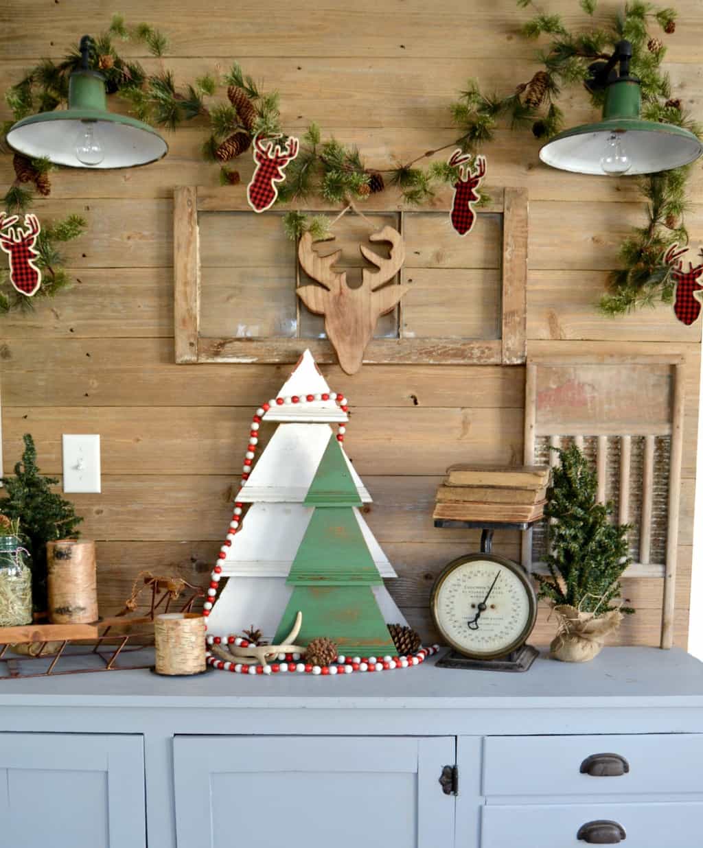 DIY Rustic Wall Christmas Tree To Add Character & Charm To Your Home